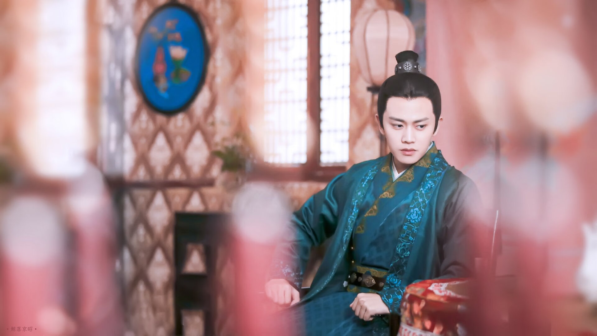 “腰旗美式橄榄球：东部新区赛场点燃运动员挑战极限的热情”