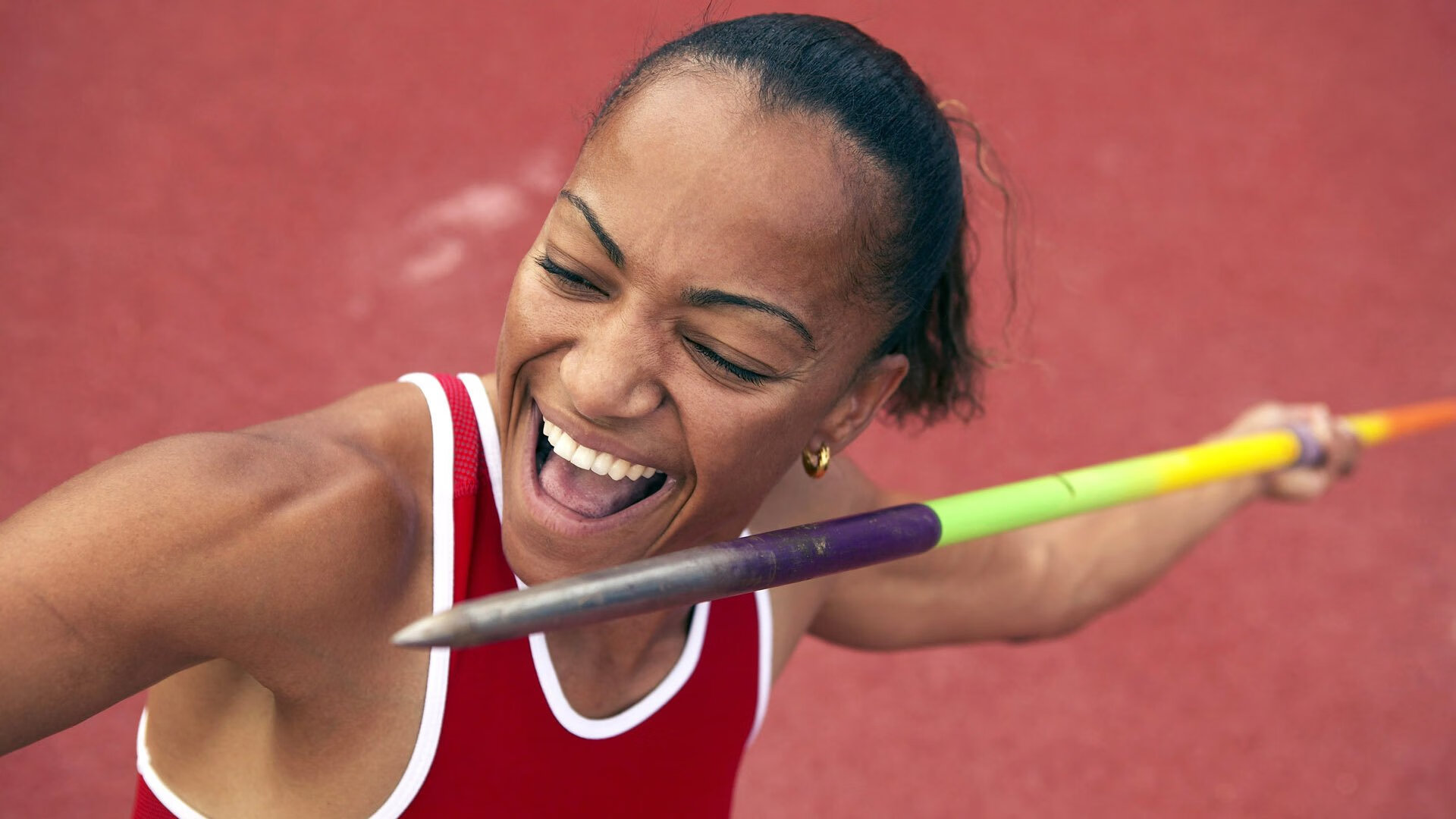 爱游戏体育-“天才”车手：分析比赛中获胜的关键技巧，赛车手的车技